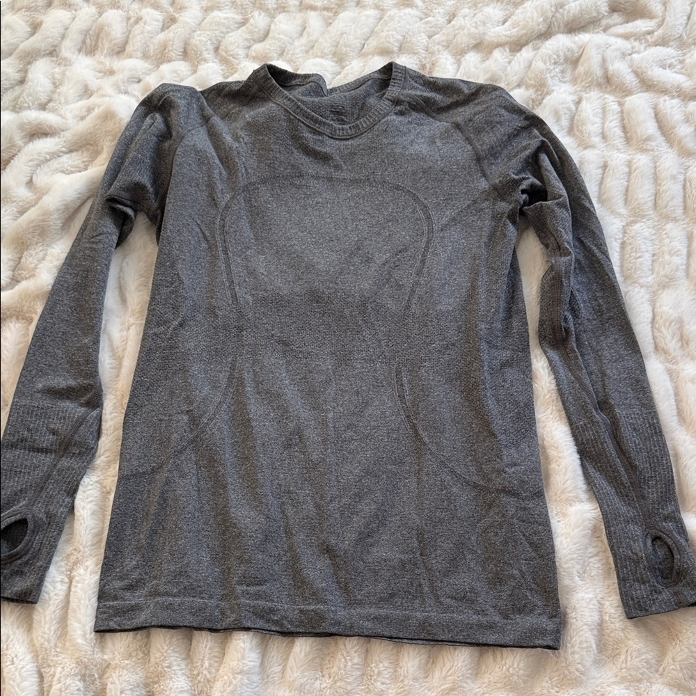 Lululemon Swiftly Tech Long Sleeve Grey